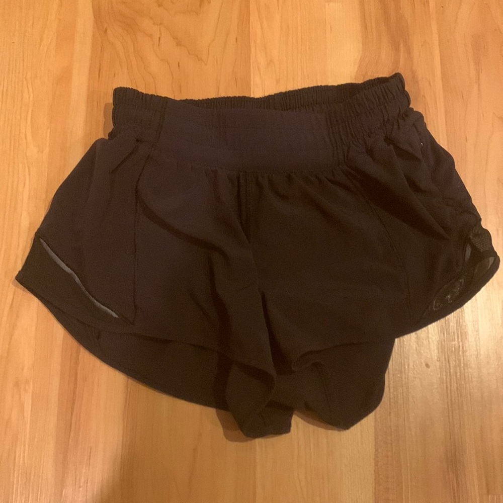 size 4 lululemon shorts